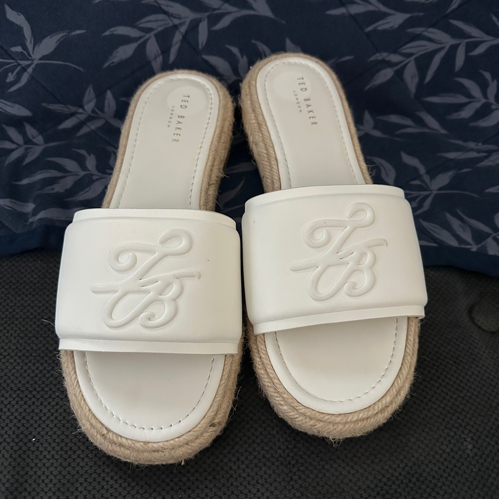 NWOB: Ted Baker espadrilles white Sandals Size 6.5